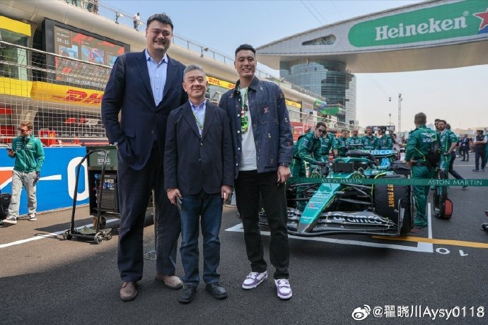 聯(lián)動F1！翟曉川曬與姚明、阿隆索、范志毅、周冠宇等的合照