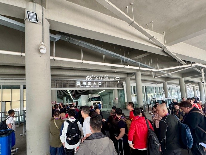 盛況空前！記者曬照：距離中澳之戰(zhàn)還有三小時，現(xiàn)場記者已超百名