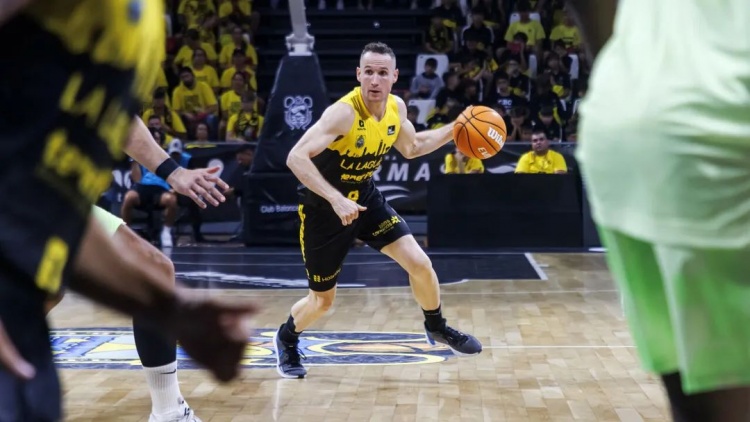NBA初代老六，42歲進(jìn)入生涯巔峰？！