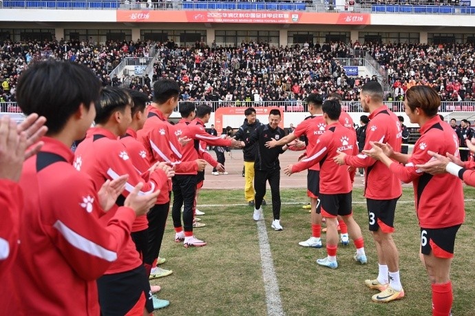 今日賽前，俱樂部為前球員馬曉磊及文爍舉行了退役儀式