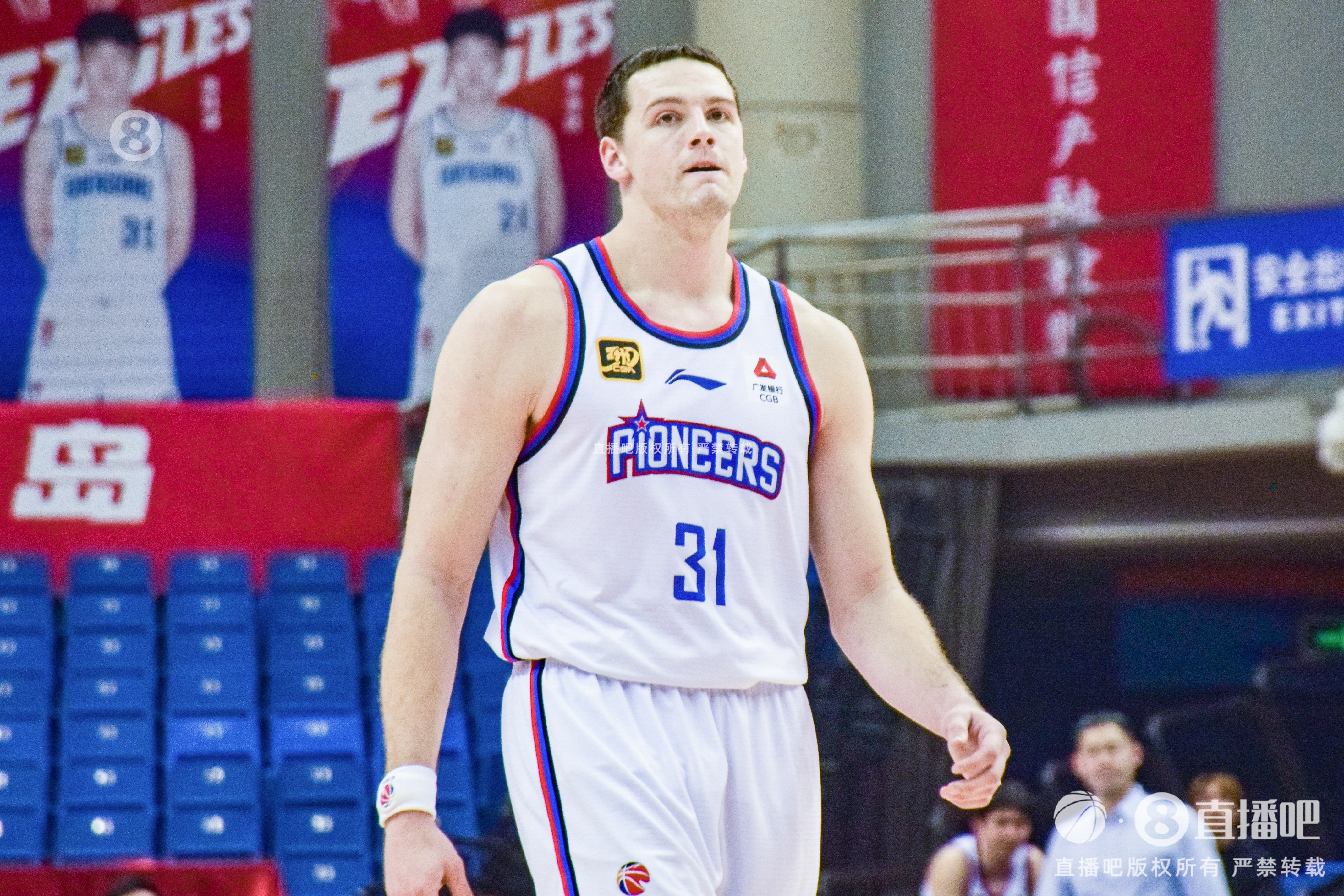 狀態(tài)不對勁！大衛(wèi)-詹姆斯10中3僅拿7分8板4助 4失誤