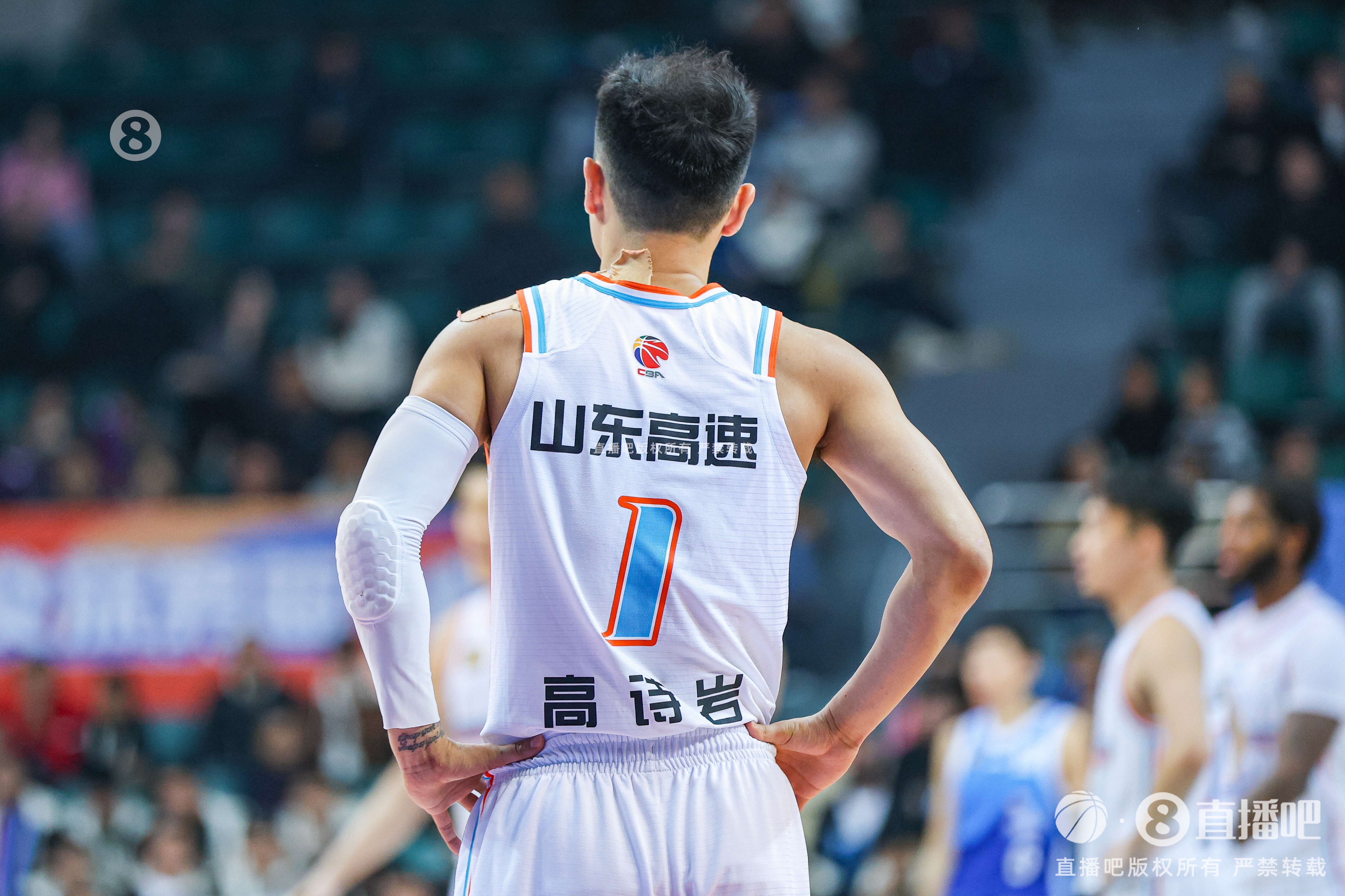 慢熱！首節(jié)山東落后四川1分 全隊(duì)首發(fā)5人單節(jié)合計(jì)僅拿到3分