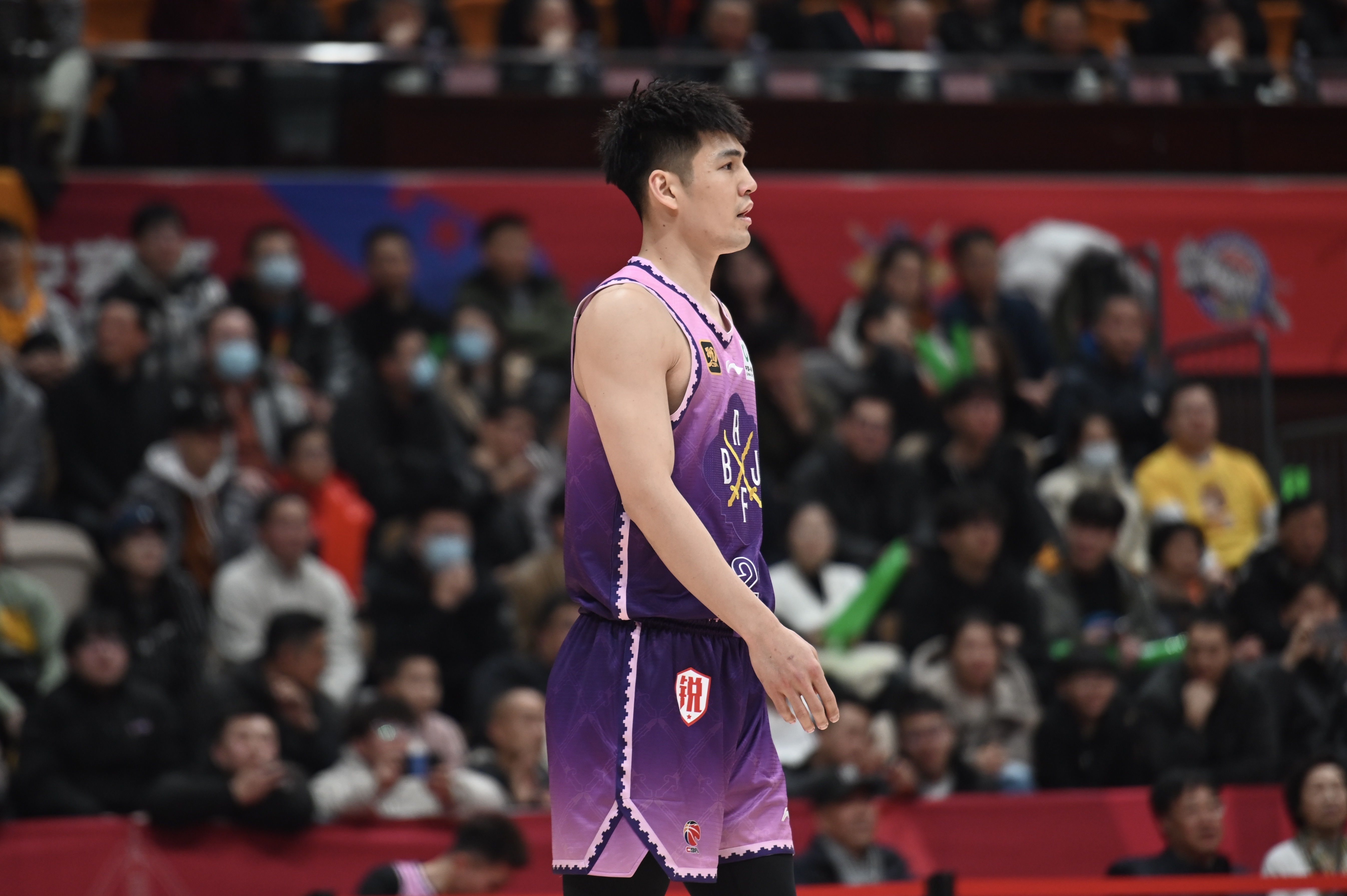 表現(xiàn)可以！陳國豪8中5拿到13分3板1斷