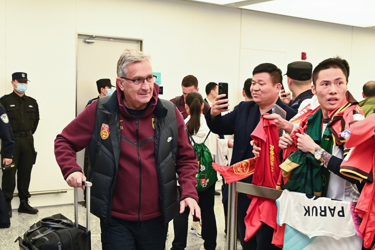 蘇媒：國足仍有爭第二希望，但真的不能再“守”下去了